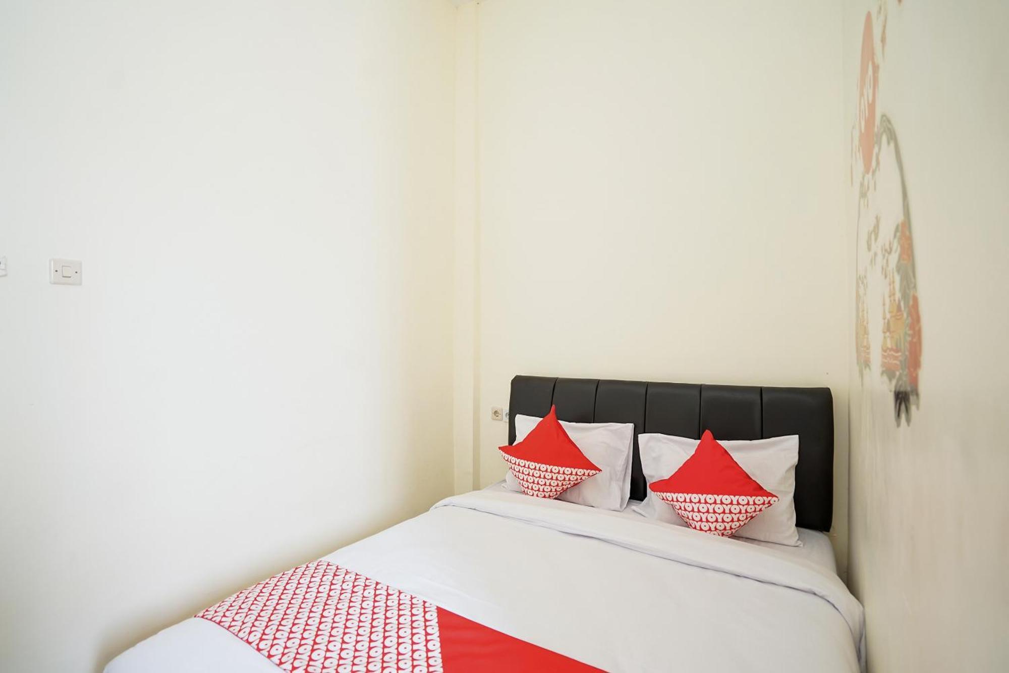 Hotel O Juanda Near Terminal International Juanda 3*